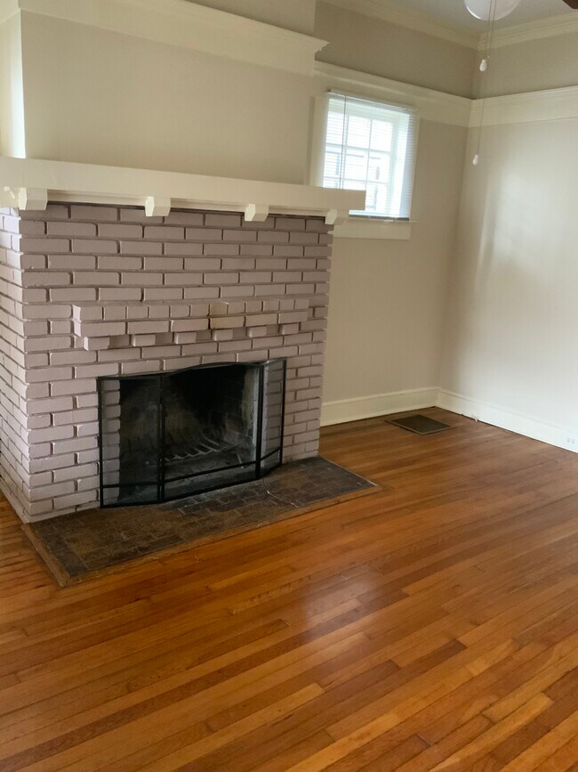 Building Photo - 663 Linwood Ave NE