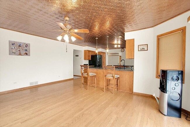 Building Photo - 9200 Greenwood Dr