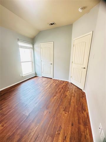 Building Photo - 905 Golden Bear Ln