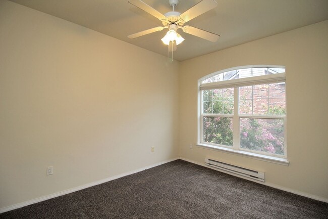 Building Photo - 1180 NE 63rd Way