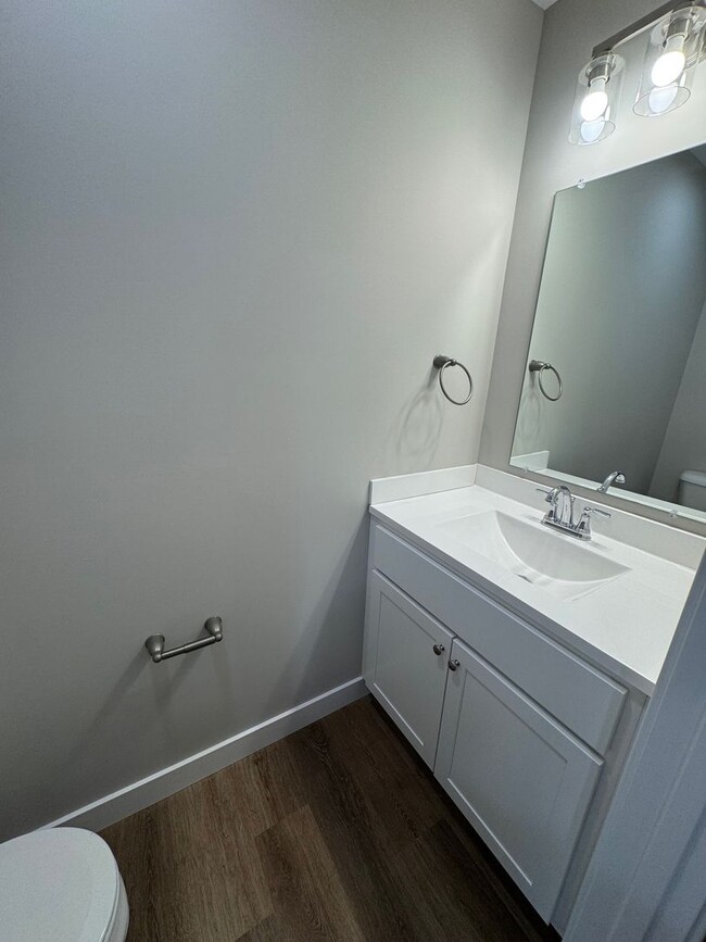 Building Photo - BRAND NEW HOME! 2 Suites with private baths