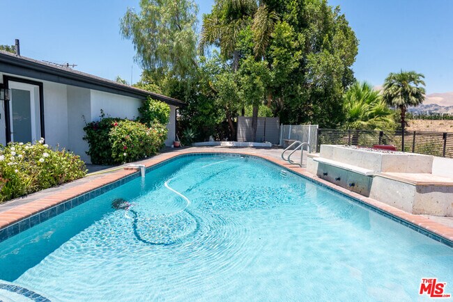 Primary Photo - 3650 Sapphire Dr