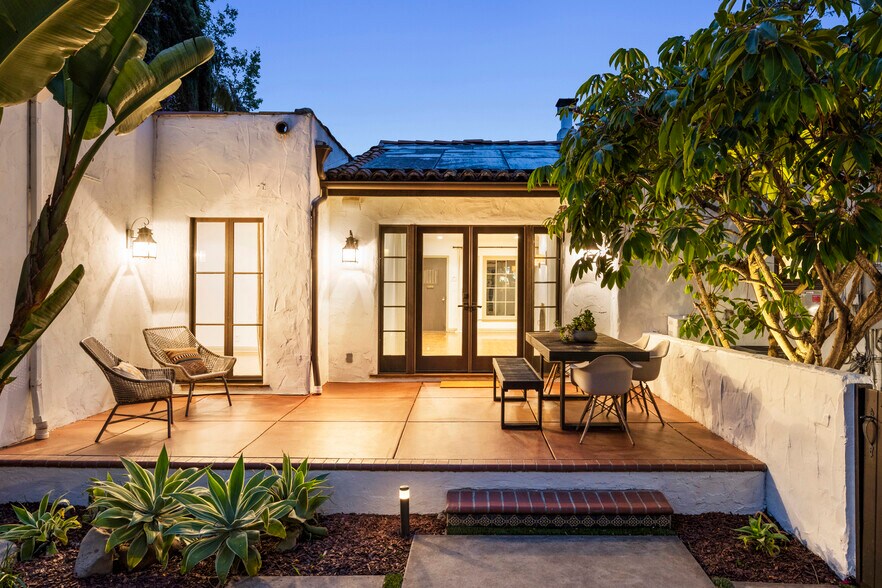 Building Photo - 1169 S Sierra Bonita Ave