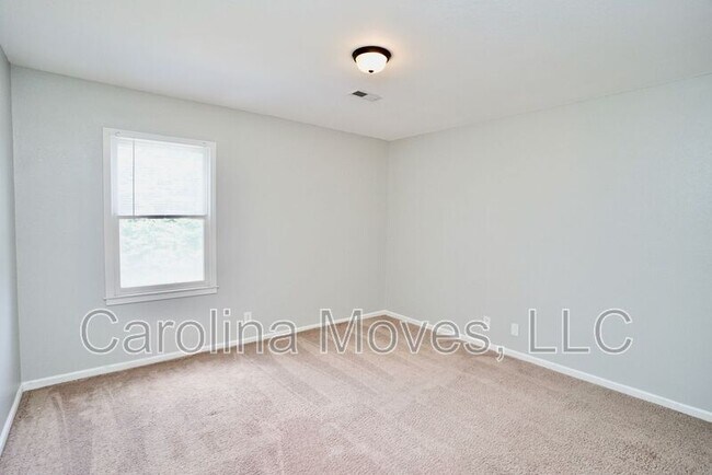 Building Photo - 212 Hardwood Rd