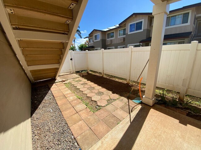 Building Photo - 91-1009 Kamaaha Ave #505