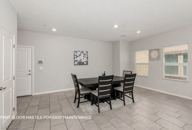 Building Photo - 330 Spring Dove Ave