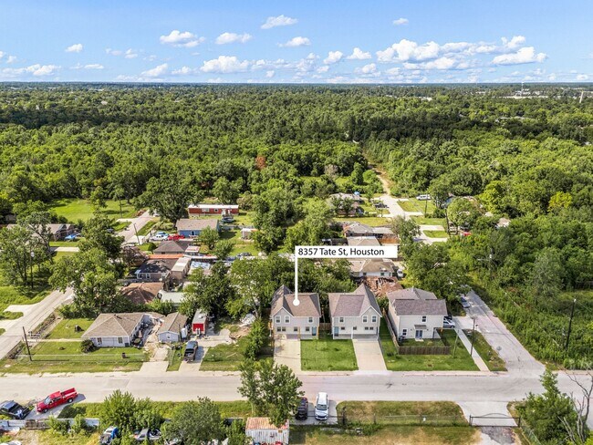 Building Photo - 8357 Tate St