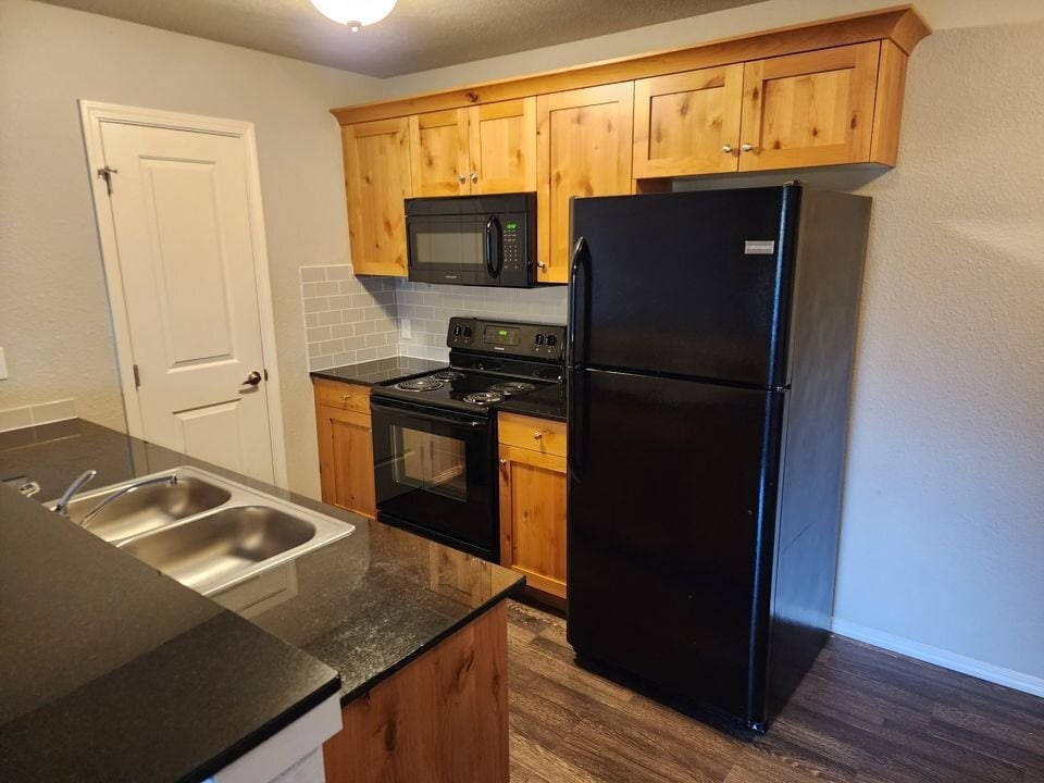 Building Photo - Palisades