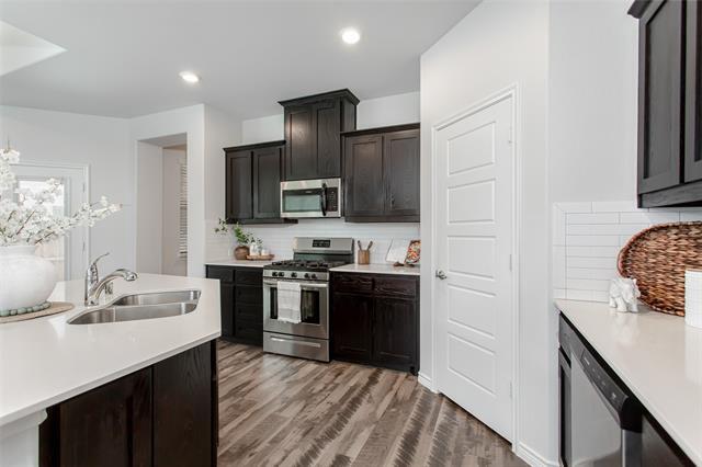 Building Photo - 2148 Miramar Dr