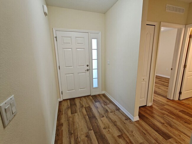 Building Photo - Charming & Modern 3-Bedroom Home with Brig...