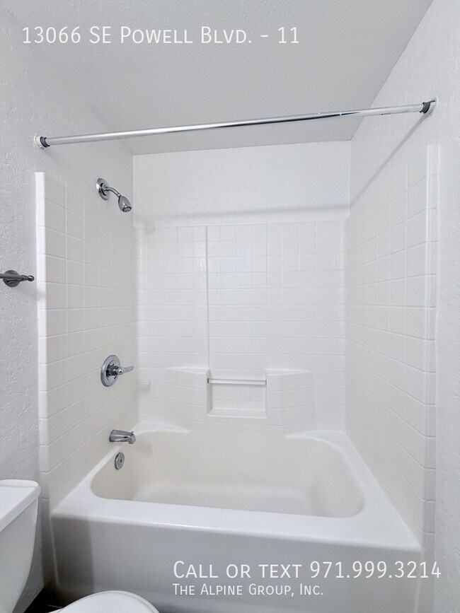 Building Photo - 13066 SE Powell Blvd