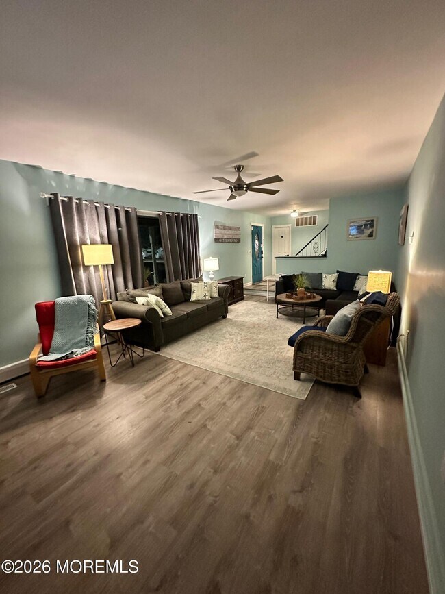 Building Photo - 3 E Central Ave