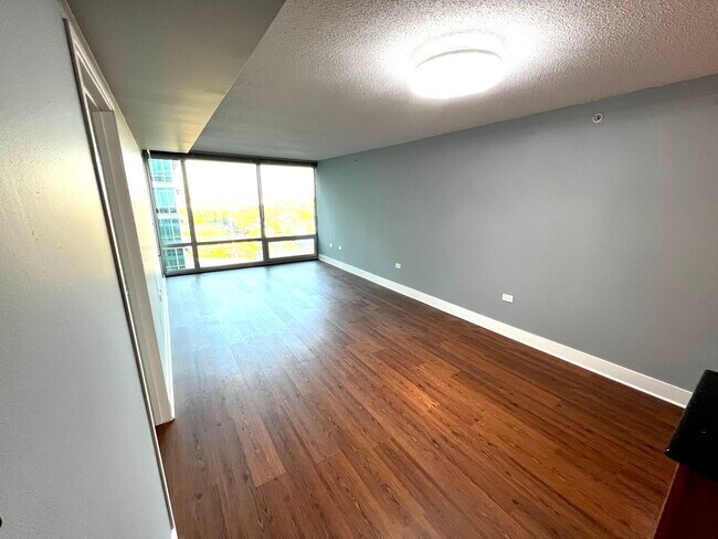 Building Photo - 9655 Woods Dr