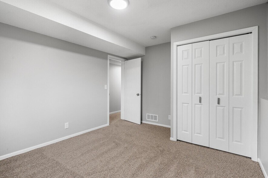 Building Photo - 5801 Covington Ter