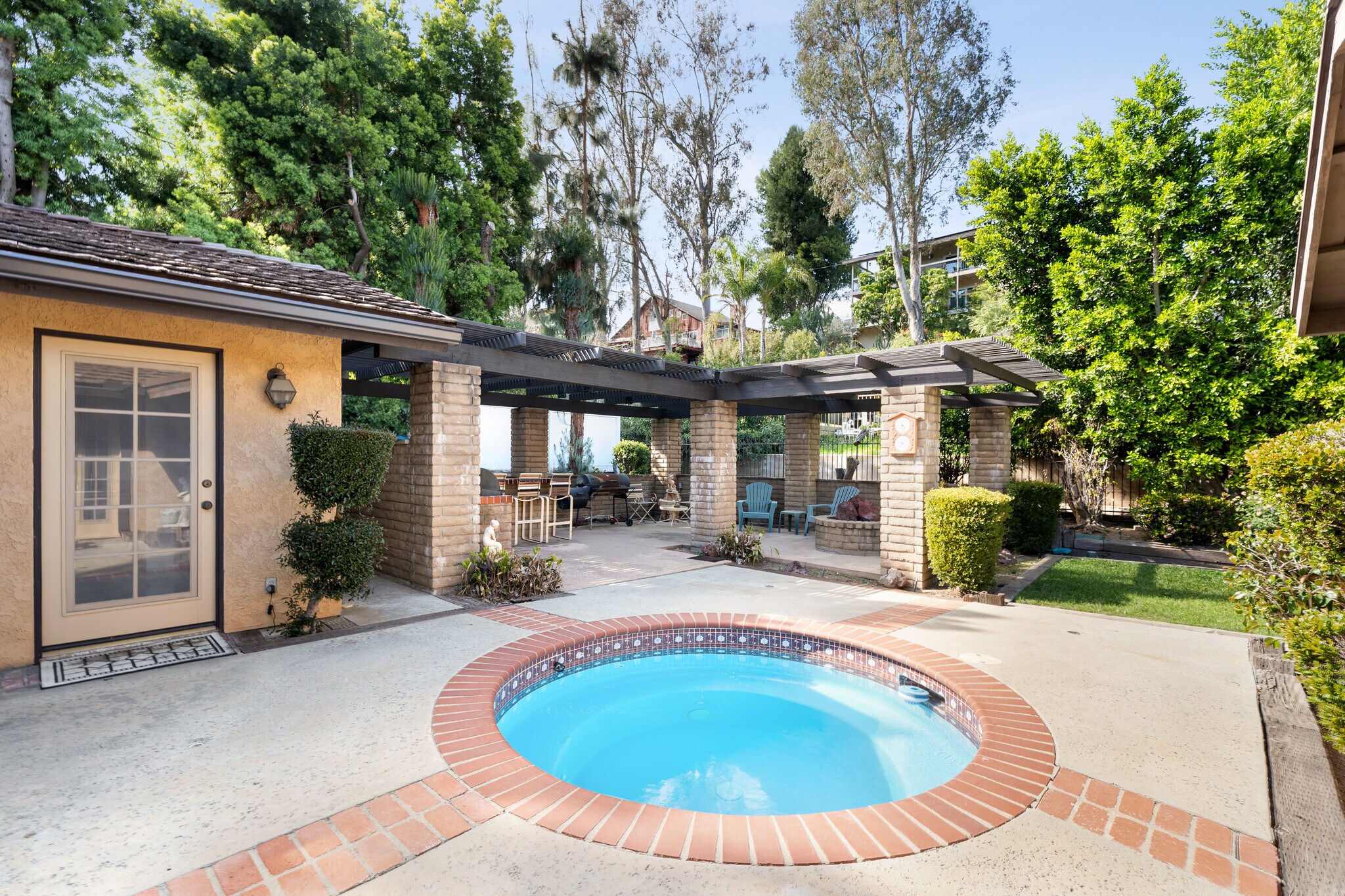 Back Yard, Heated inground Jacuzzi and a back patio - 1557 E Puente St