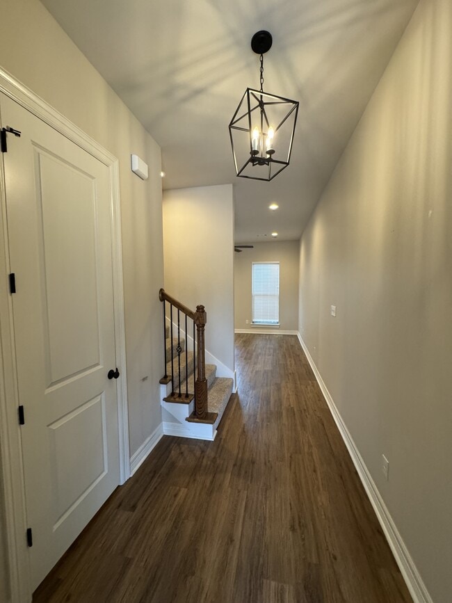 Building Photo - 5100 Westgate Ln