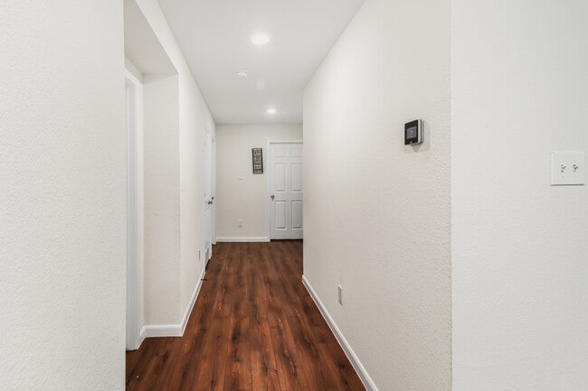 Upstairs hallway - 25315 Western Sage Ln