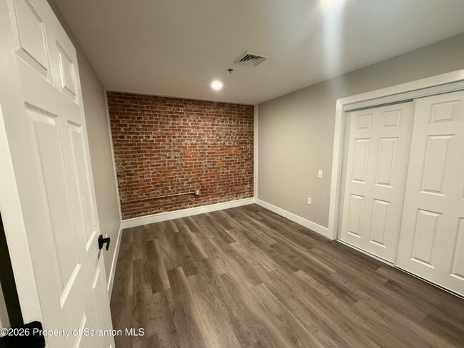 Building Photo - 205 N Washington Ave