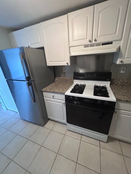 Primary Photo - 15 North Beacon St