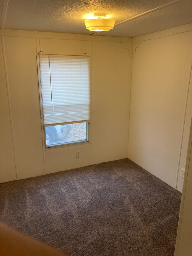 Building Photo - 35 K and M Way