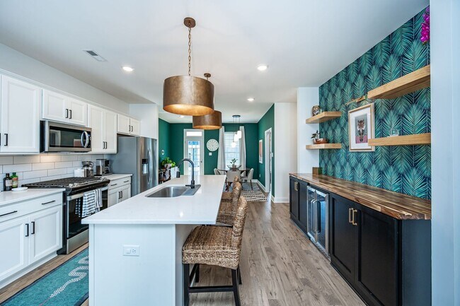Building Photo - Live Bold at The Grove!