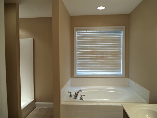 Building Photo - 5818 Rhyne Cove Ln