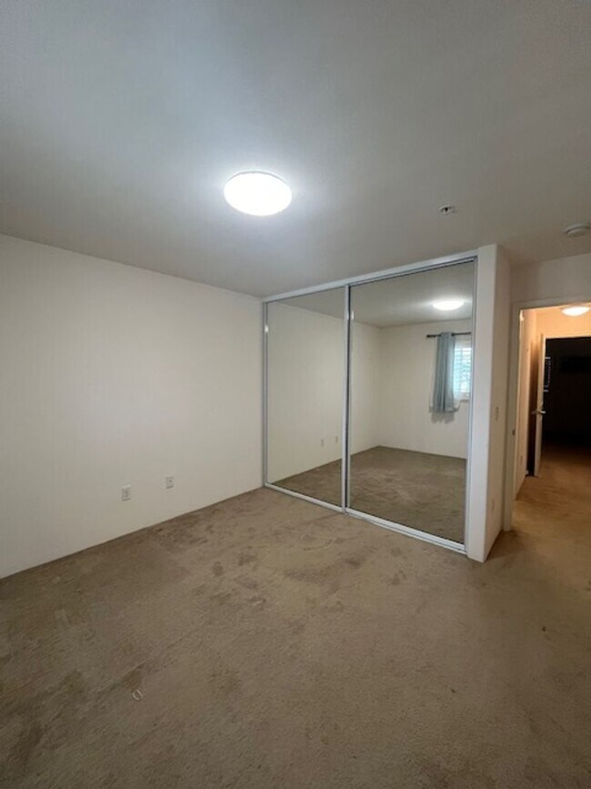 Building Photo - Nohona III at Kapolei 3 bedroom/2 bath with 1 car garage.