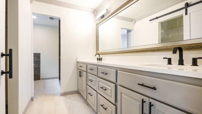 Building Photo - 2616 Ellis Ct