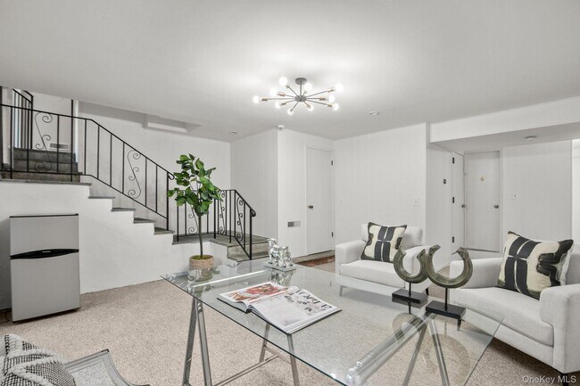 Building Photo - 1341 Pelhamdale Ave