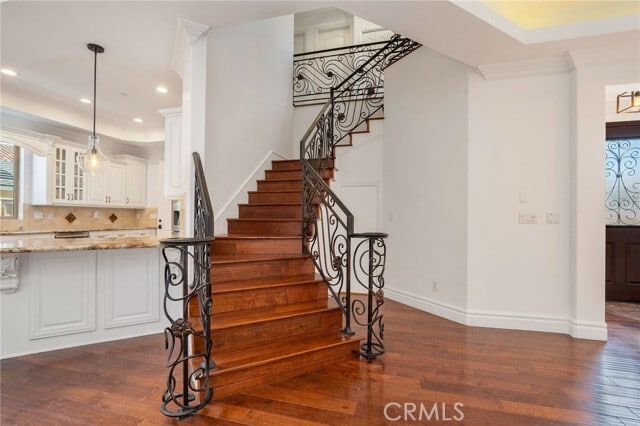 Building Photo - 2005 Robinson St