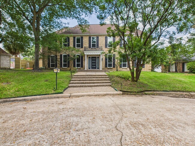 Building Photo - 702 Daria Ct
