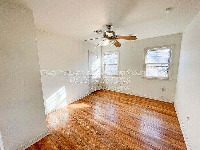 Building Photo - 3105 44th St
