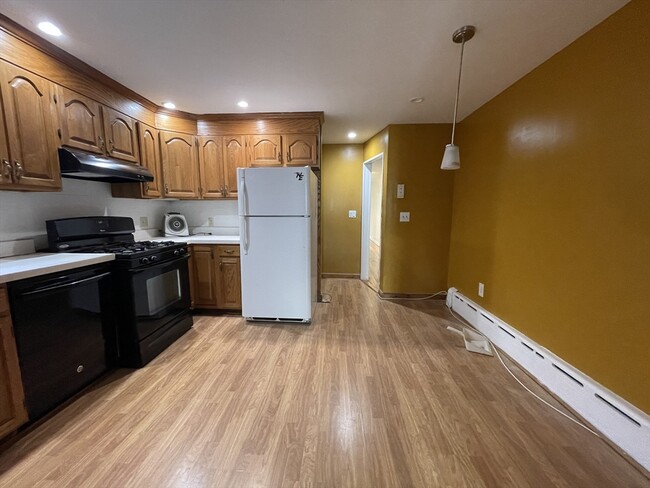 Building Photo - 338 K St