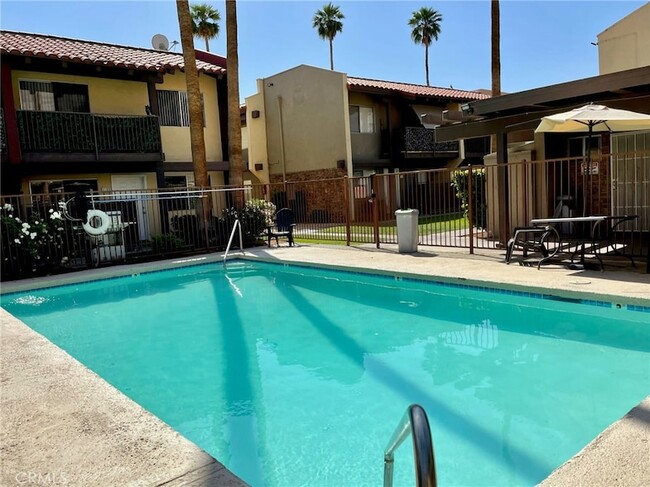 Primary Photo - 51085 Eisenhower Dr