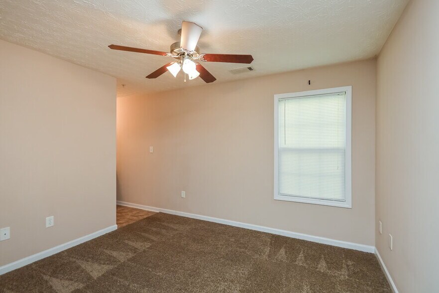 Building Photo - 1053 Wedgewood Ct NE
