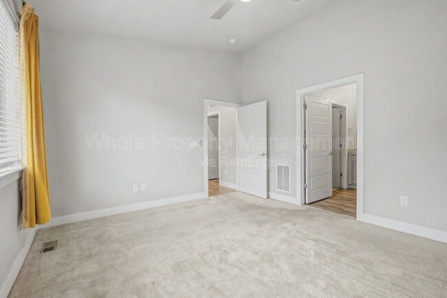 Building Photo - 9985 E 59th Ave