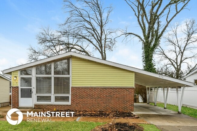 Building Photo - 600 Acorn Dr