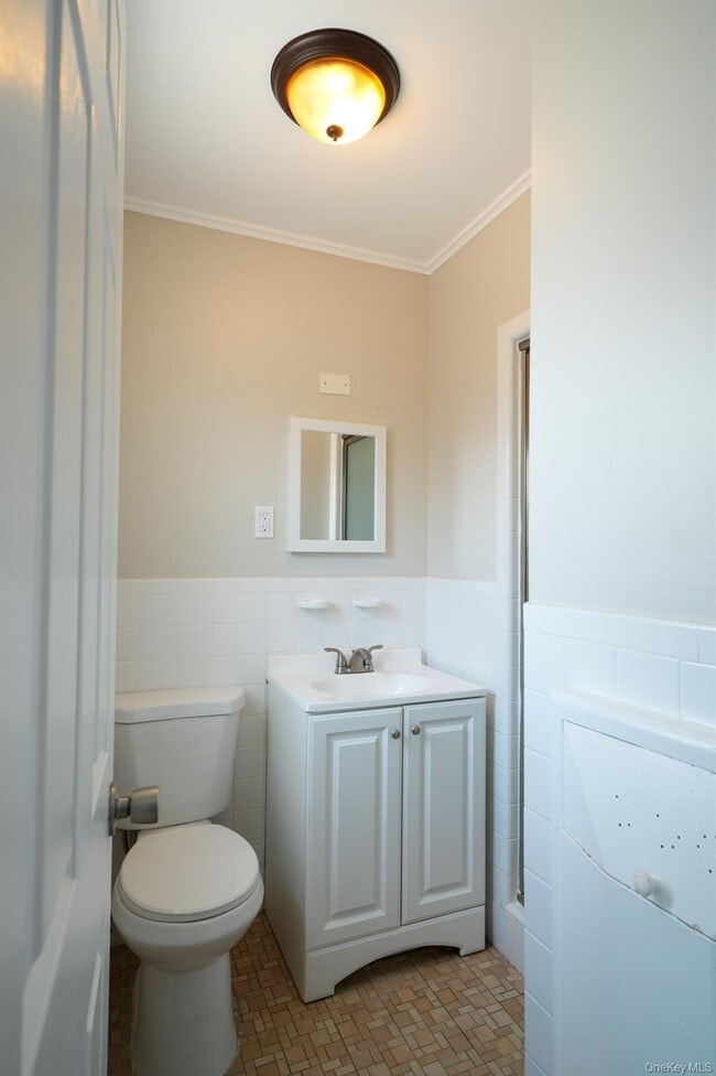Building Photo - 59 Troy Ave