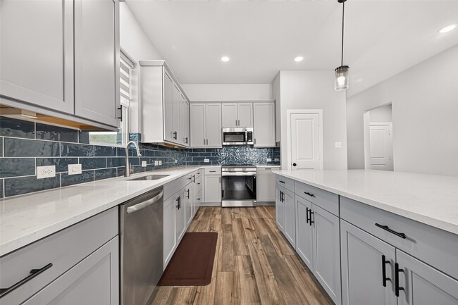 Building Photo - 16118 Cottontail Burrow Ln