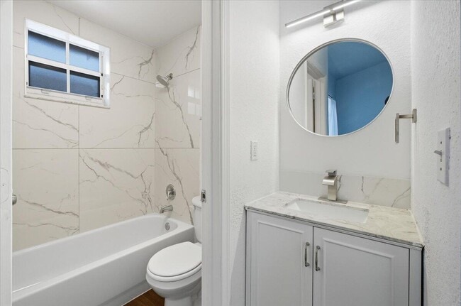 Building Photo - 6107 Garden Ct