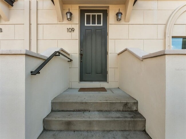 Building Photo - 3421 W Horatio St