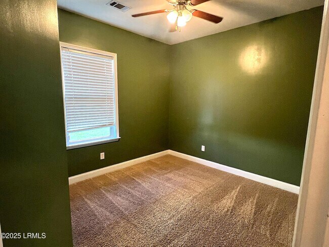 Building Photo - 29 Saluda Way