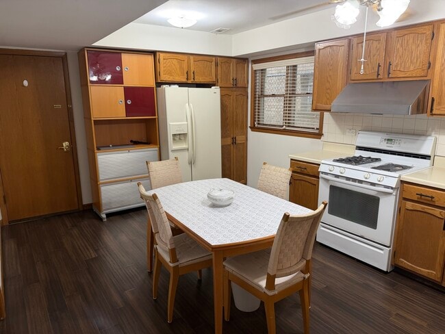 Building Photo - 2605 N 76th Ave