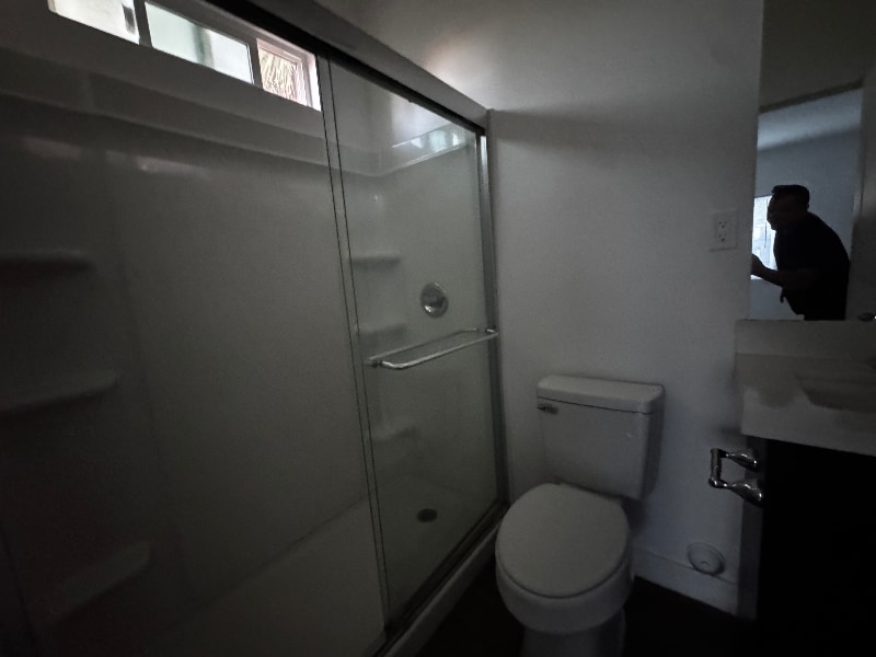 Building Photo - 1083 W 9th St