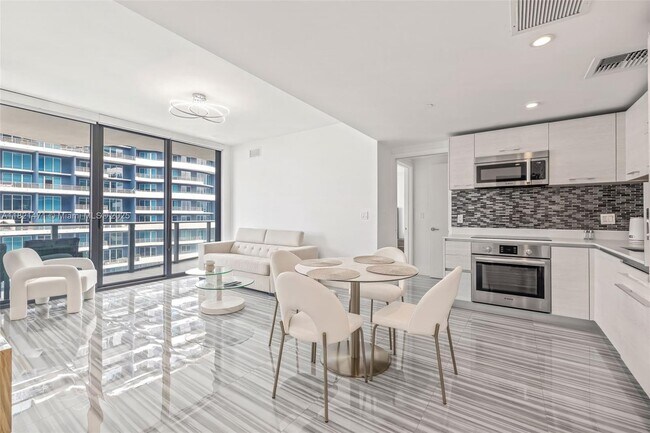 Building Photo - 1300 S Miami Ave