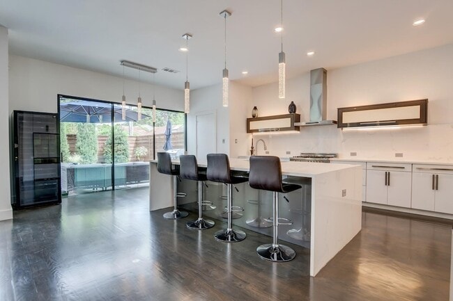 Building Photo - 5017 Milam St