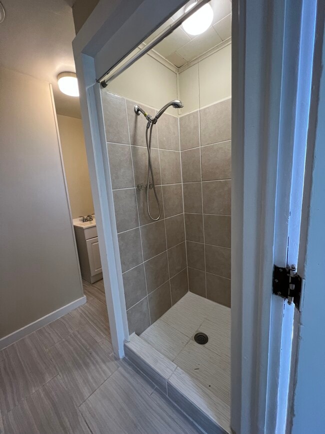 Building Photo - 82 Jersey Ave