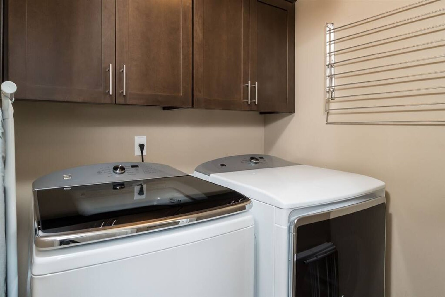 Building Photo - 525 SE Gleneden Place