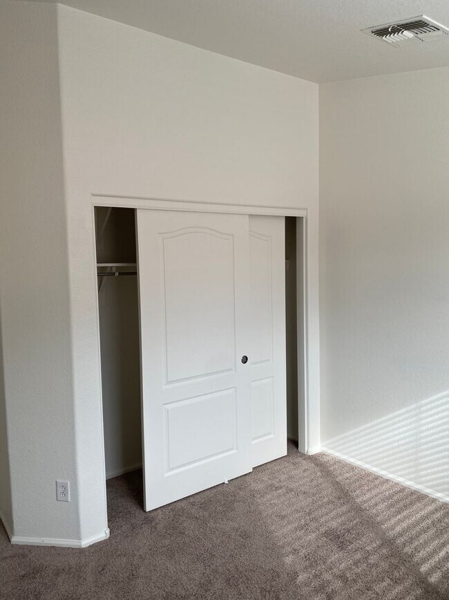 Building Photo - 4150 E Azurite Rd