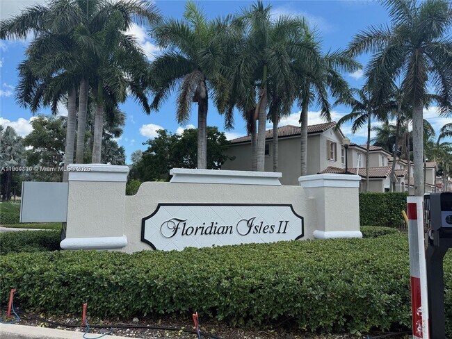 Building Photo - 1018 NE 42nd Ave